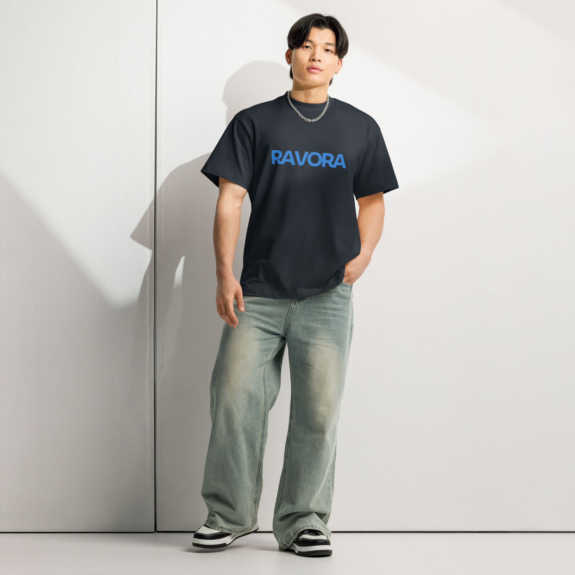 Male square-cut tee