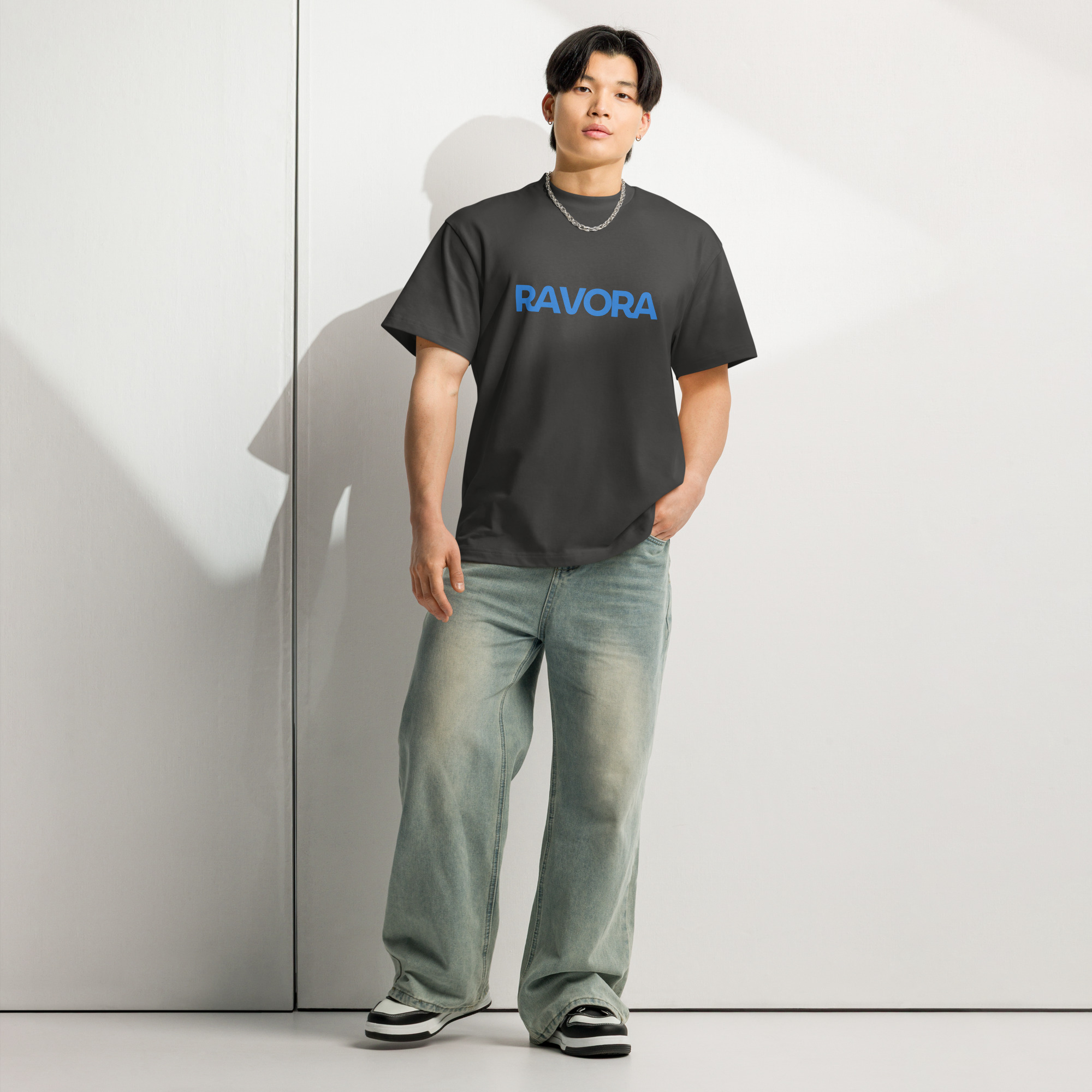Male square-cut tee
