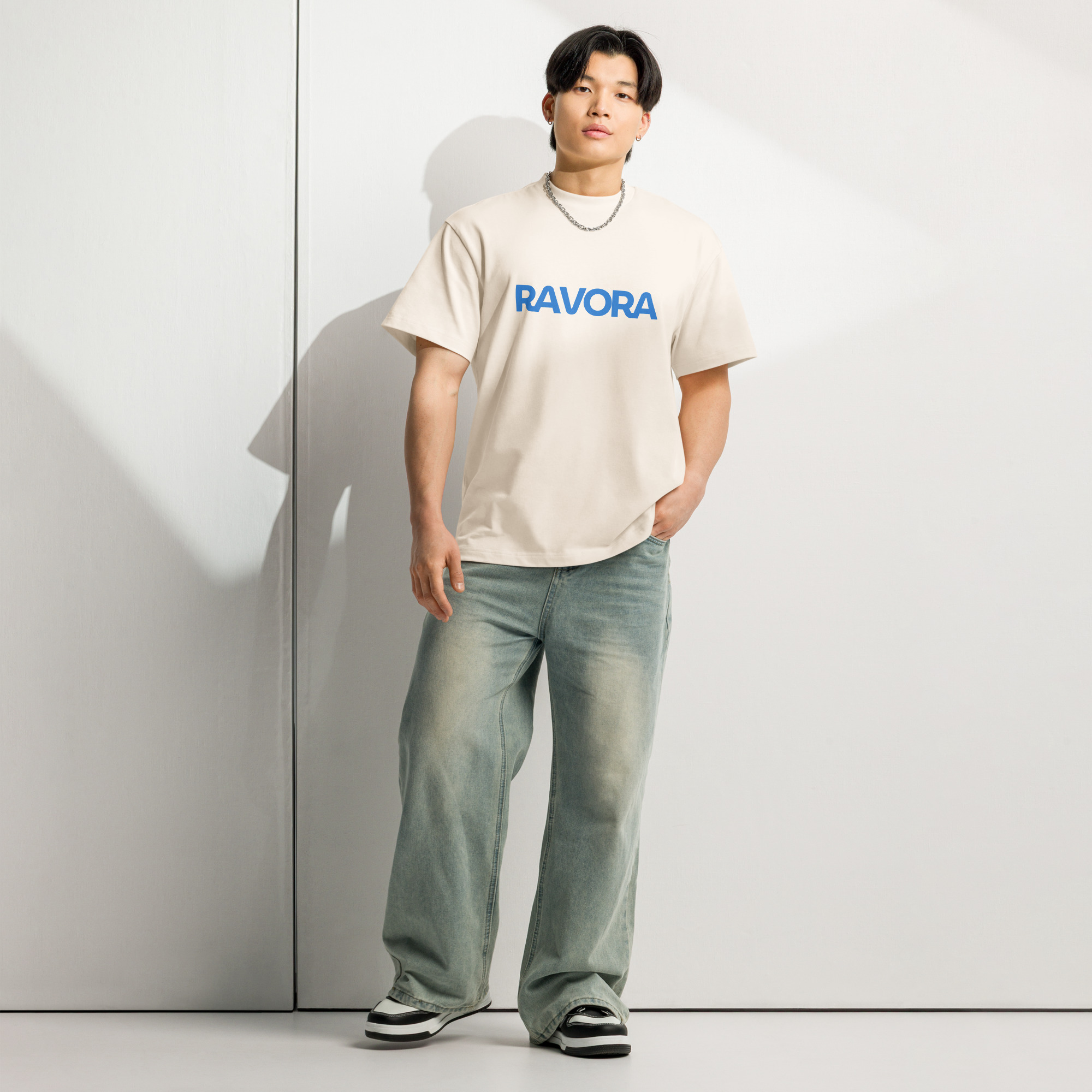 Male square-cut tee